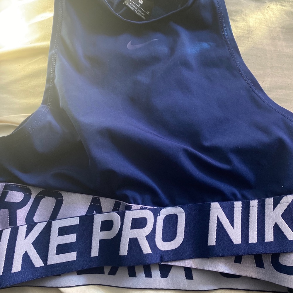 nike pro intertwist